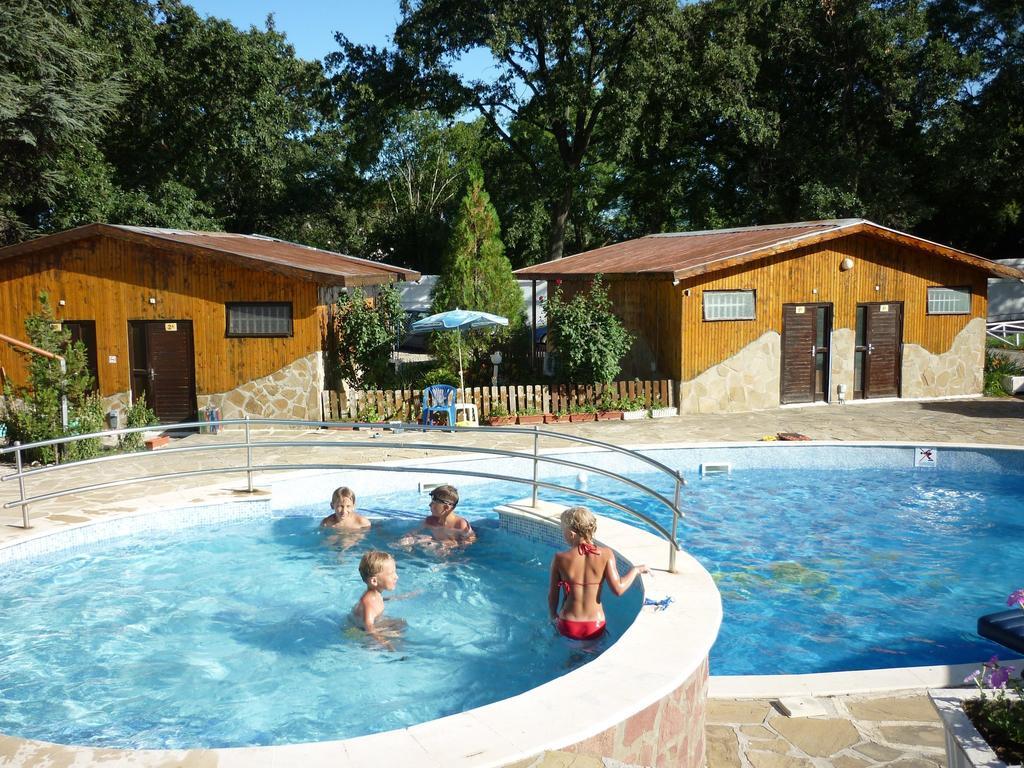 Oasis Villas Златни пясъци Екстериор снимка